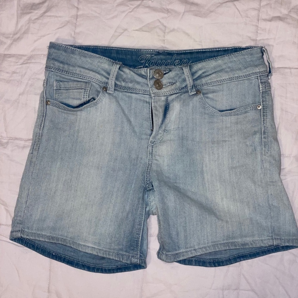 lightwash jean shorts with optional roll up bottom